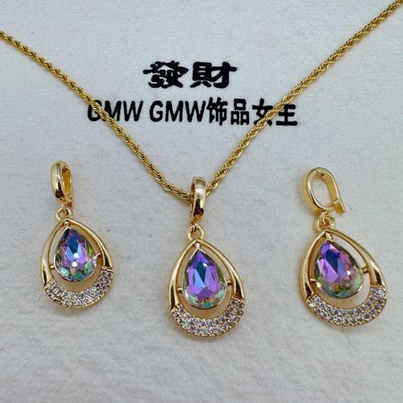 耳环：时尚潮流中的独特印记
